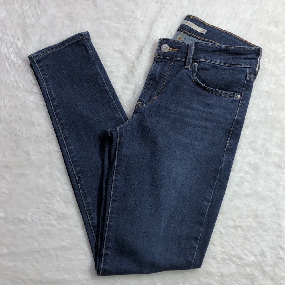 Levi’s 711 Skinny Jeans